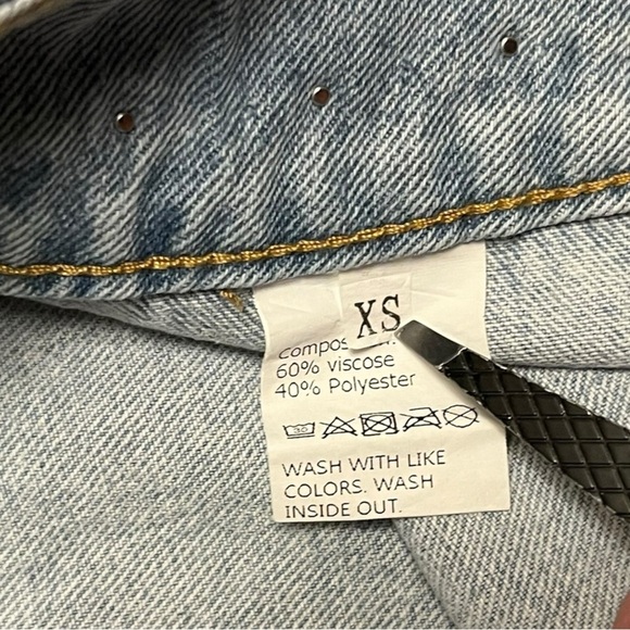 Western Boho Silver Studded Light Blue Distressed Denim Skort Size XS - Picture 2 of 6